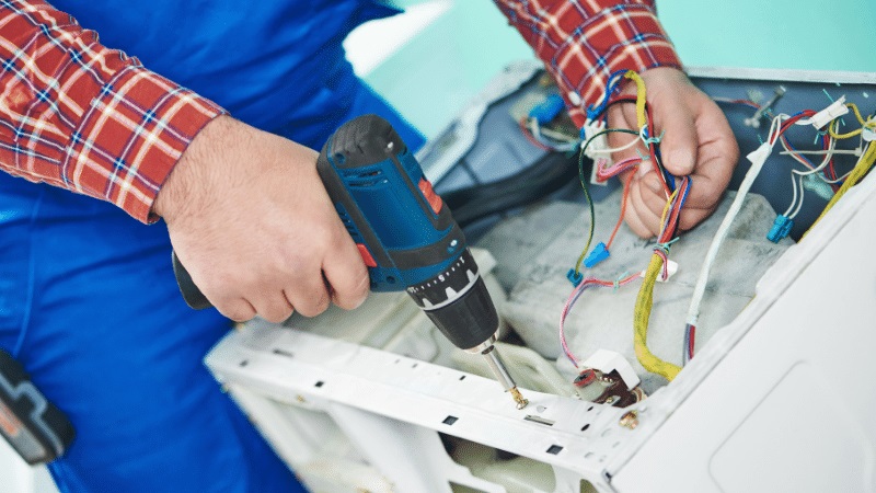 Pursaklar Ferroli Ferroli çamaşır makinesi kart tamiri – Su almama arızası orijinal parça ile giderildi. - Teknik servis örneği